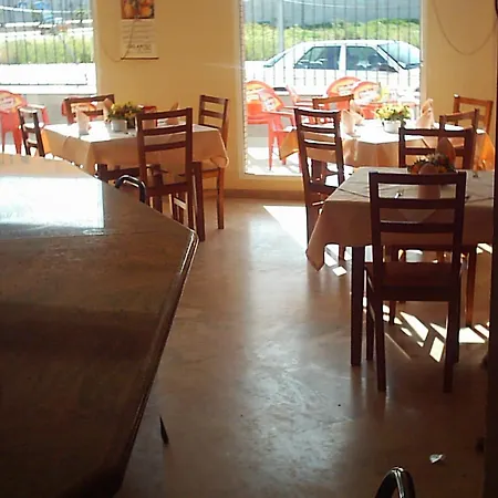 Guest house Restaurante Hermanos Zamora 2*