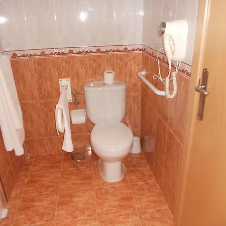 Guest house Restaurante Hermanos Zamora 2*